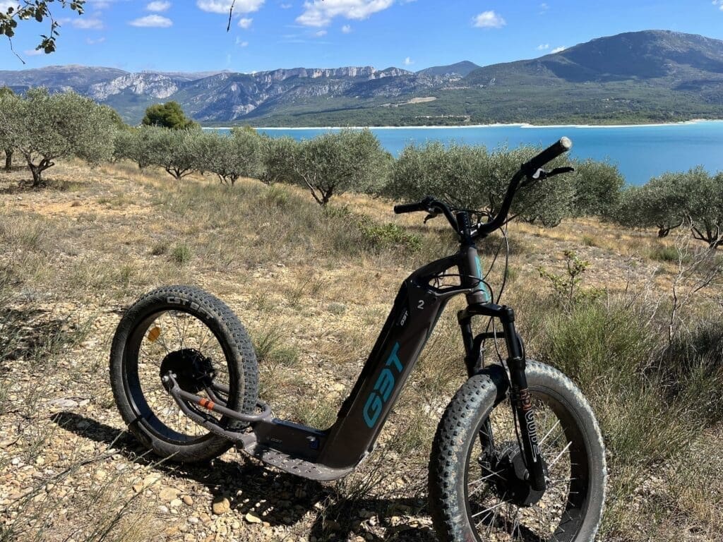 All-terrain electric scooter - Raid around the lake